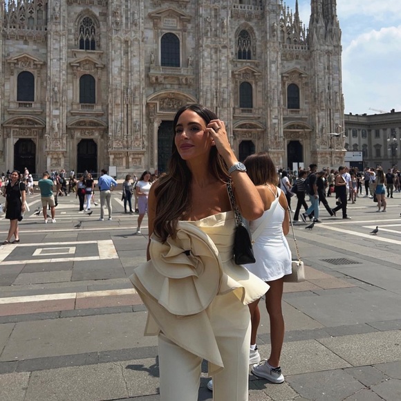 ZARA Voluminous Flower Top Sand - Picture 16 of 16